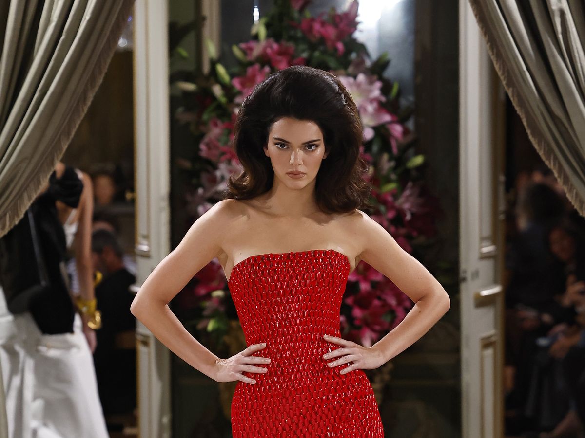 Kendall Jenner L'Oreal Paris Fashion Show